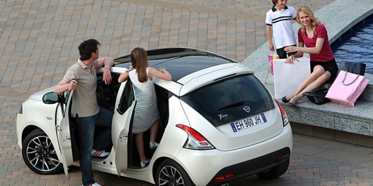 Lancia Ypsilon wygrała w Onecie