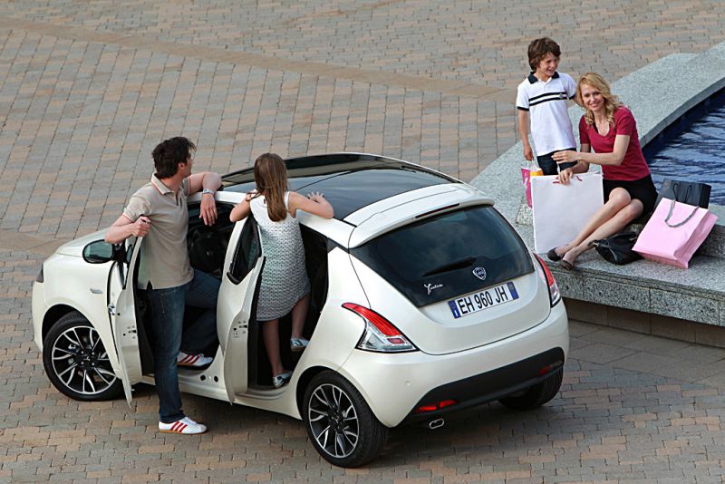 Lancia Ypsilon wygrała w Onecie