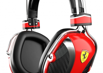 Słuchawki ze znakiem Ferrari